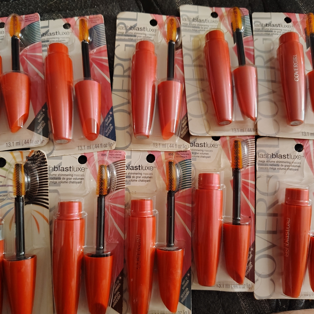 COVERGIRL LashBlast Luxe Mascara in Bold Orange
